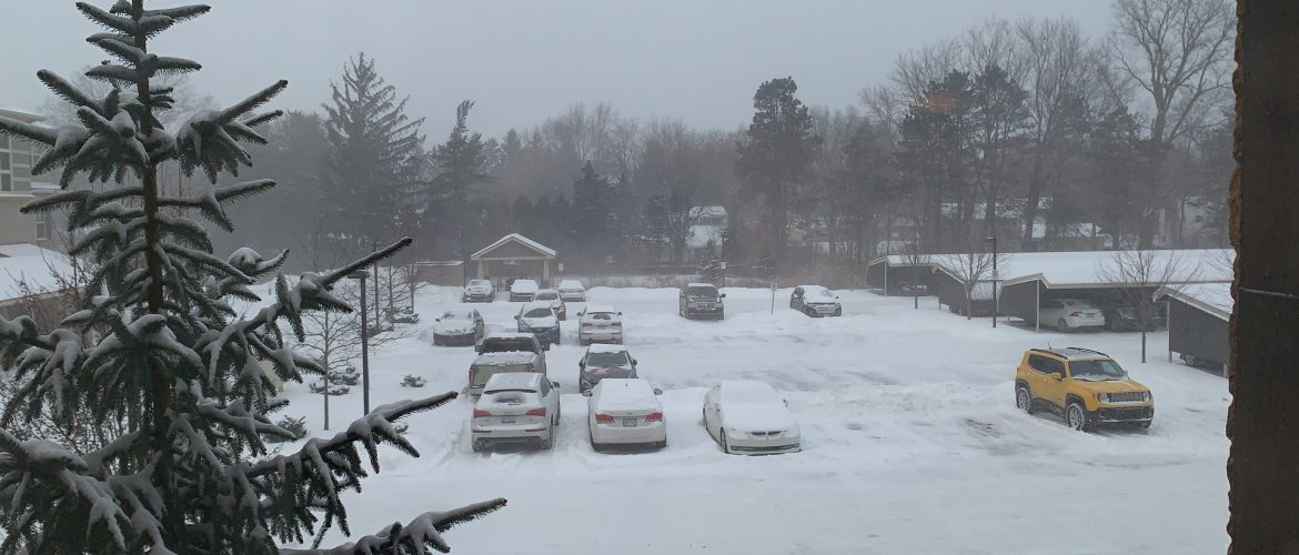 如何在百年一遇的极寒中拯救陷入雪堆的爱车?