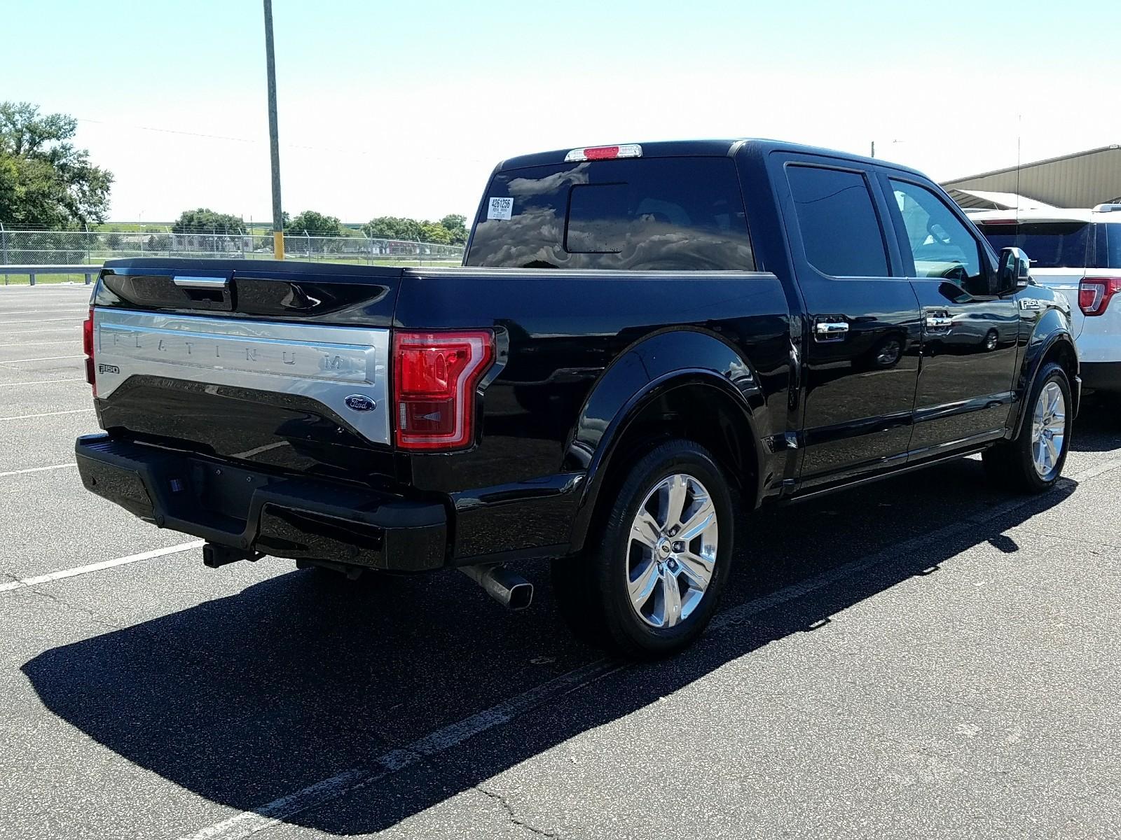 2017 Ford F150 4X2 CR PLATINUM