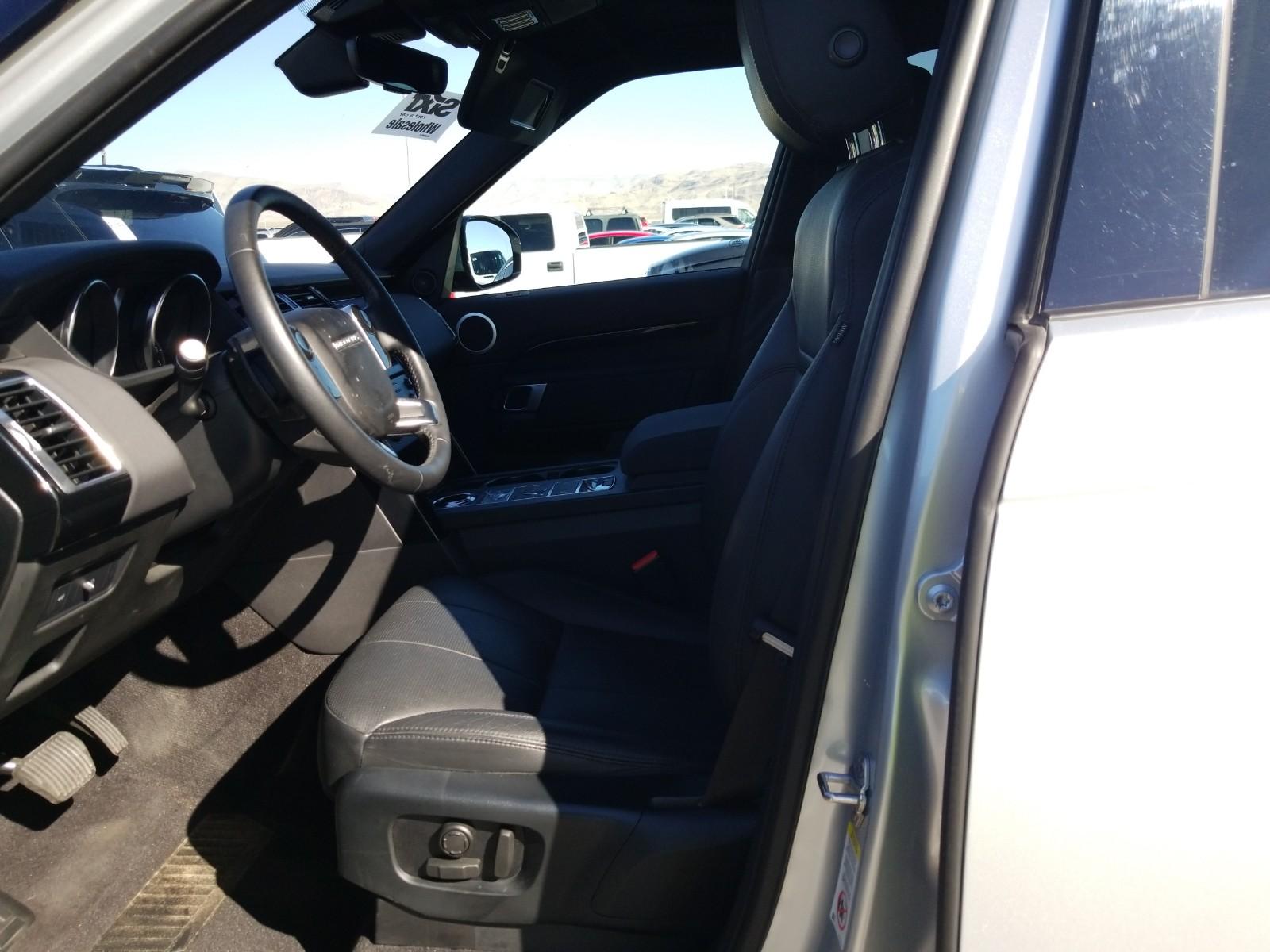 2019 Land Rover DISCOVERY SE