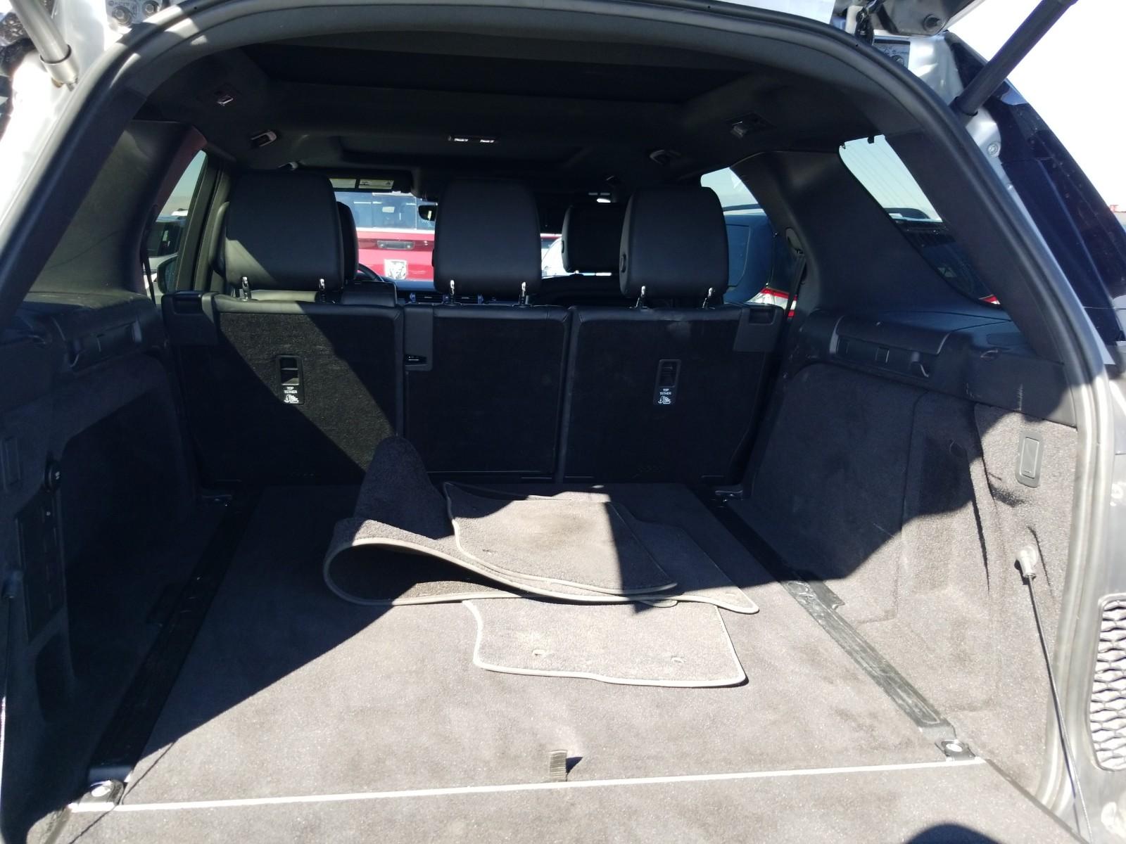 2019 Land Rover DISCOVERY SE