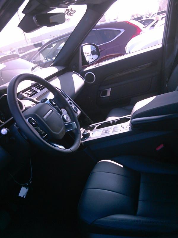 2019 Land Rover DISCOVERY SE