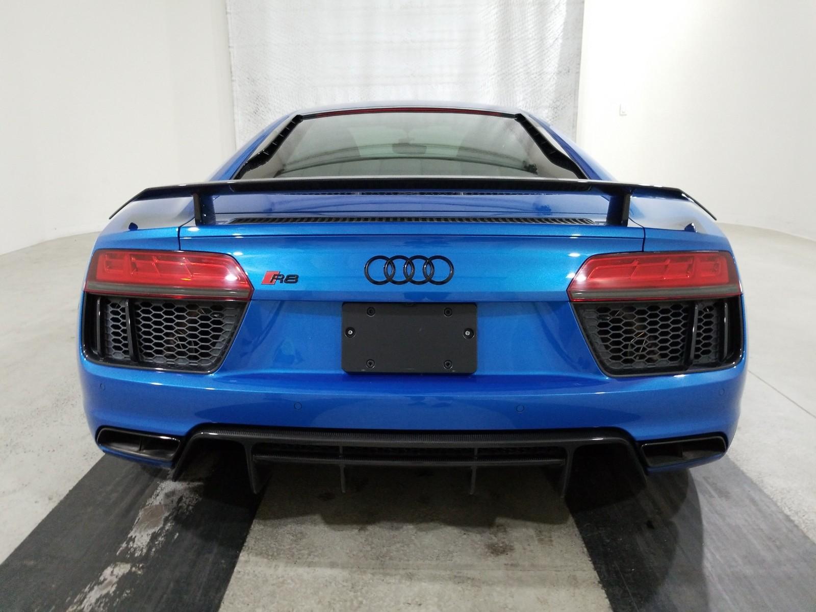 2017 Audi R8 V10 PLUS