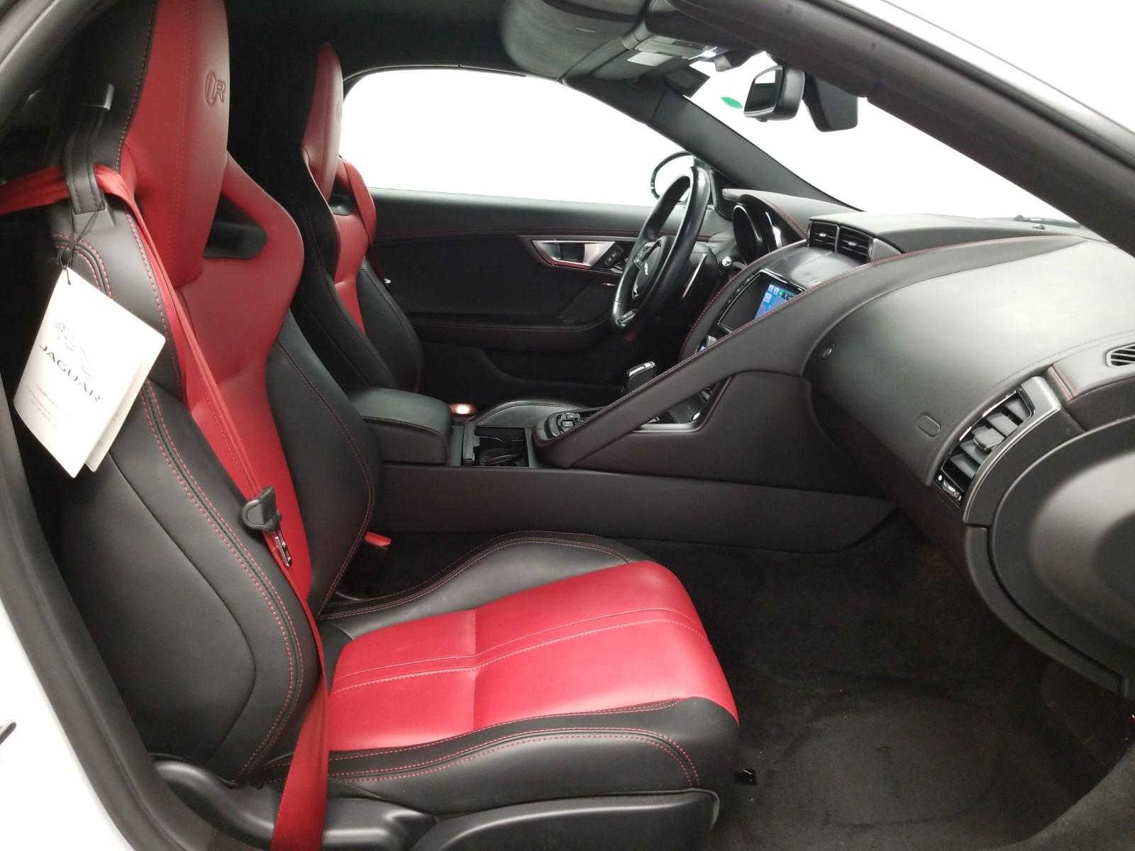 2016 Jaguar F-TYPE AWD V8 R