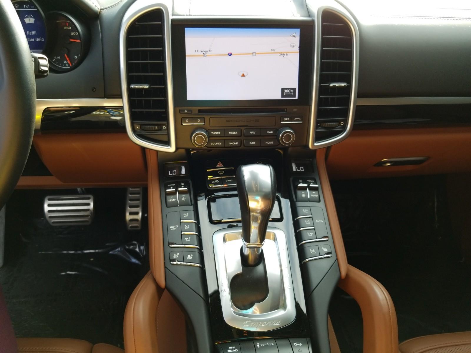 2017 Porsche CAYENNE V6 GTS