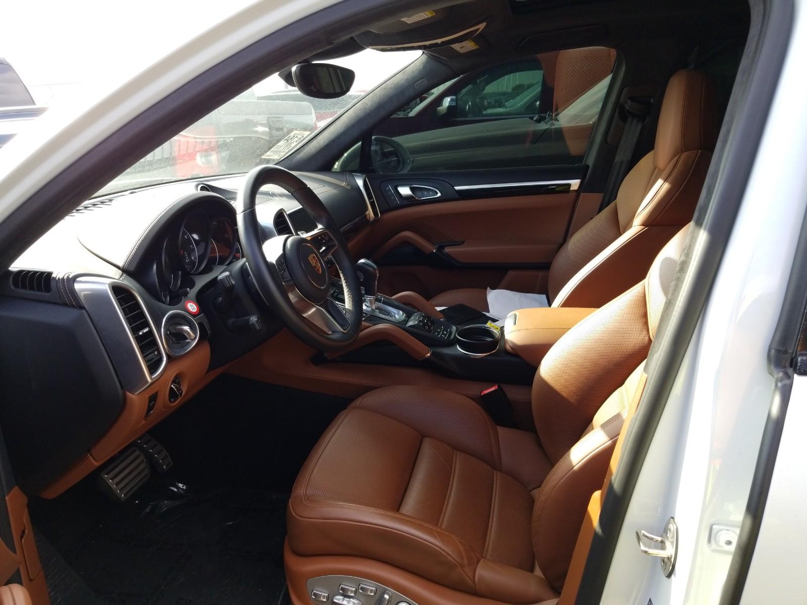 2017 Porsche CAYENNE V6 GTS