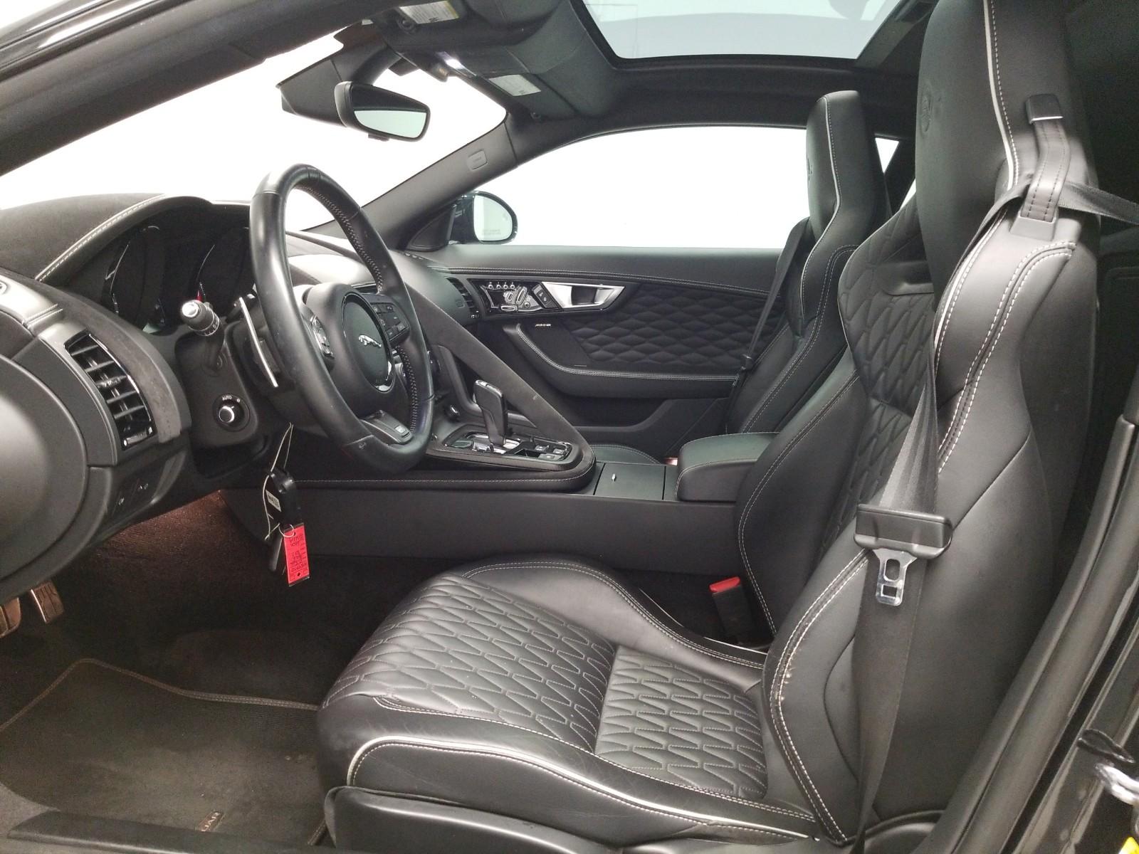 2017 Jaguar F-TYPE AWD V8 SVR