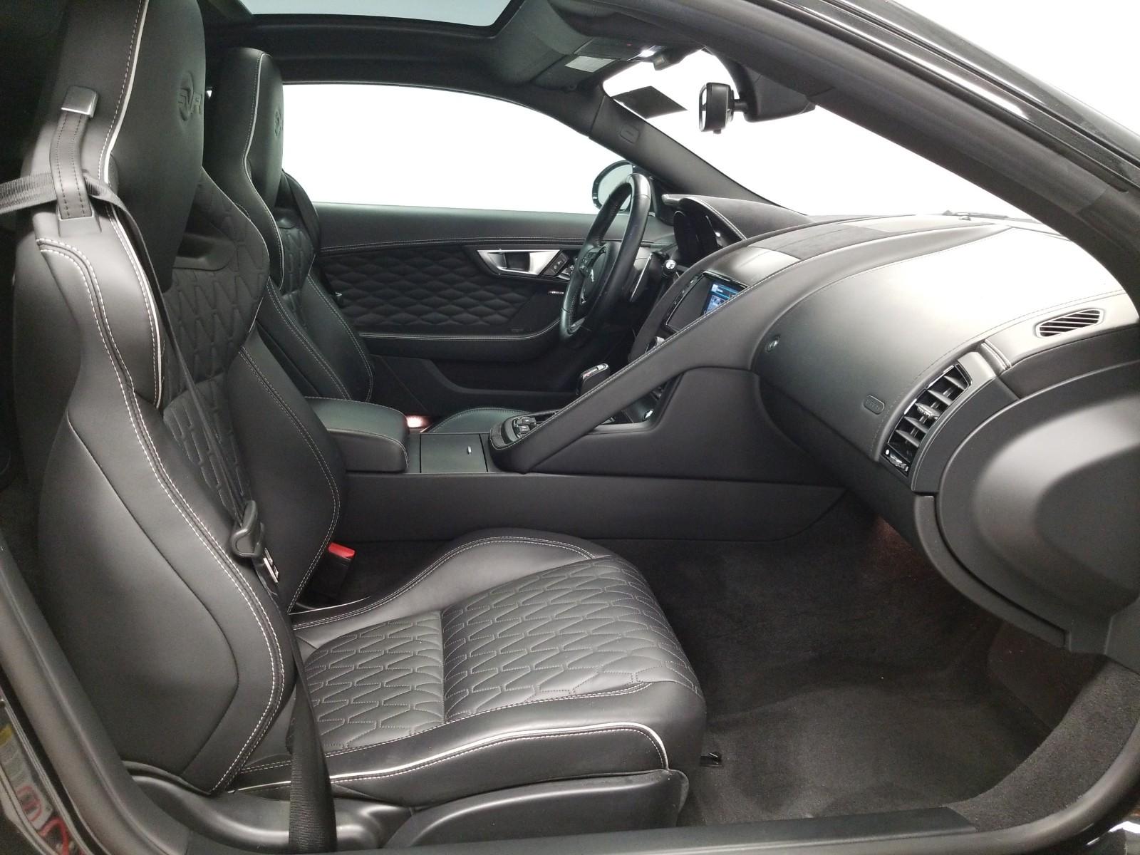 2017 Jaguar F-TYPE AWD V8 SVR