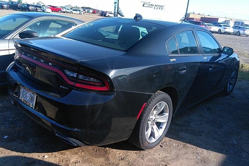 2017 Dodge CHARGER 4X2 V6 SXT