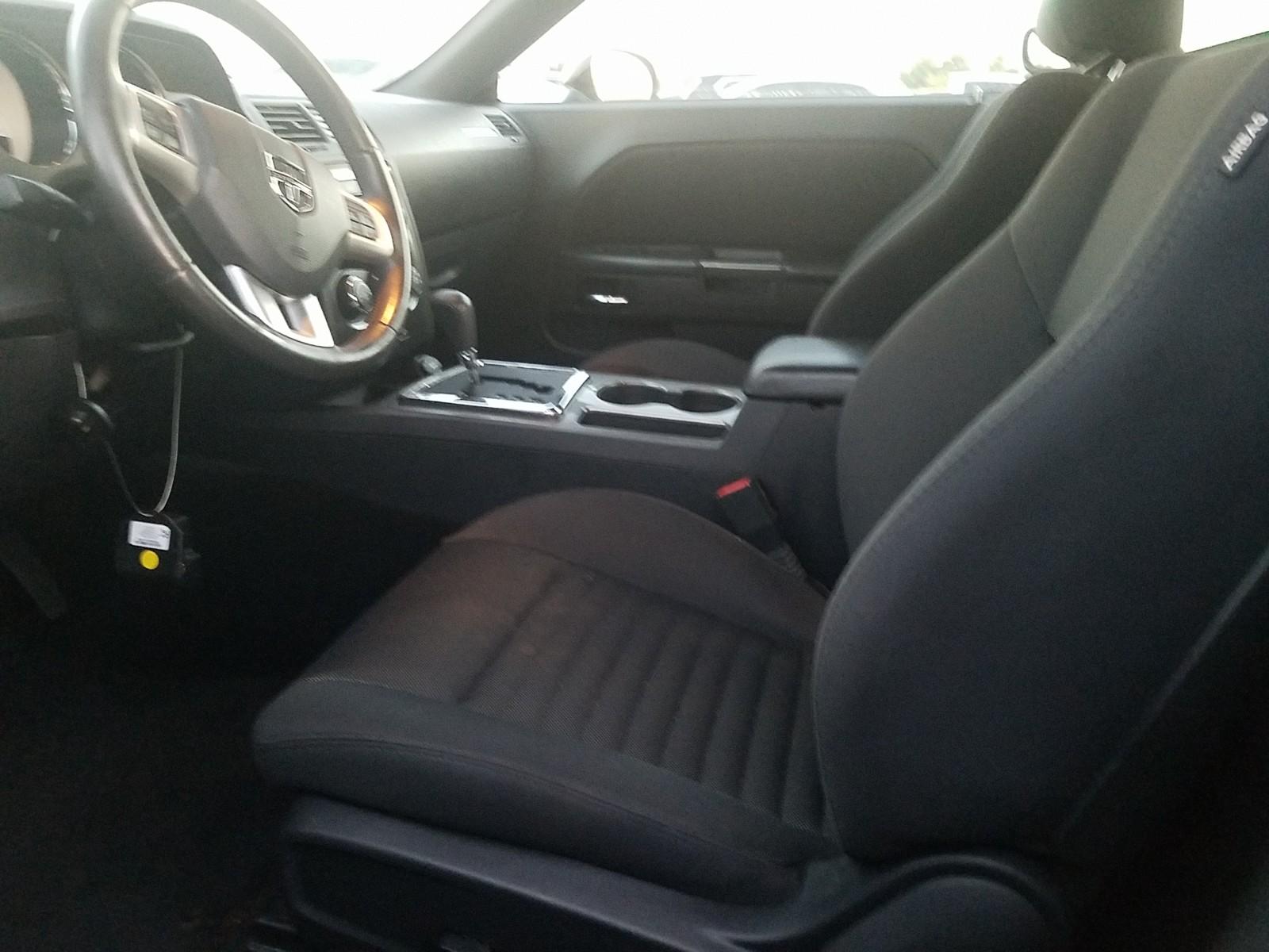 2014 Dodge CHALLENGER V6 SXT