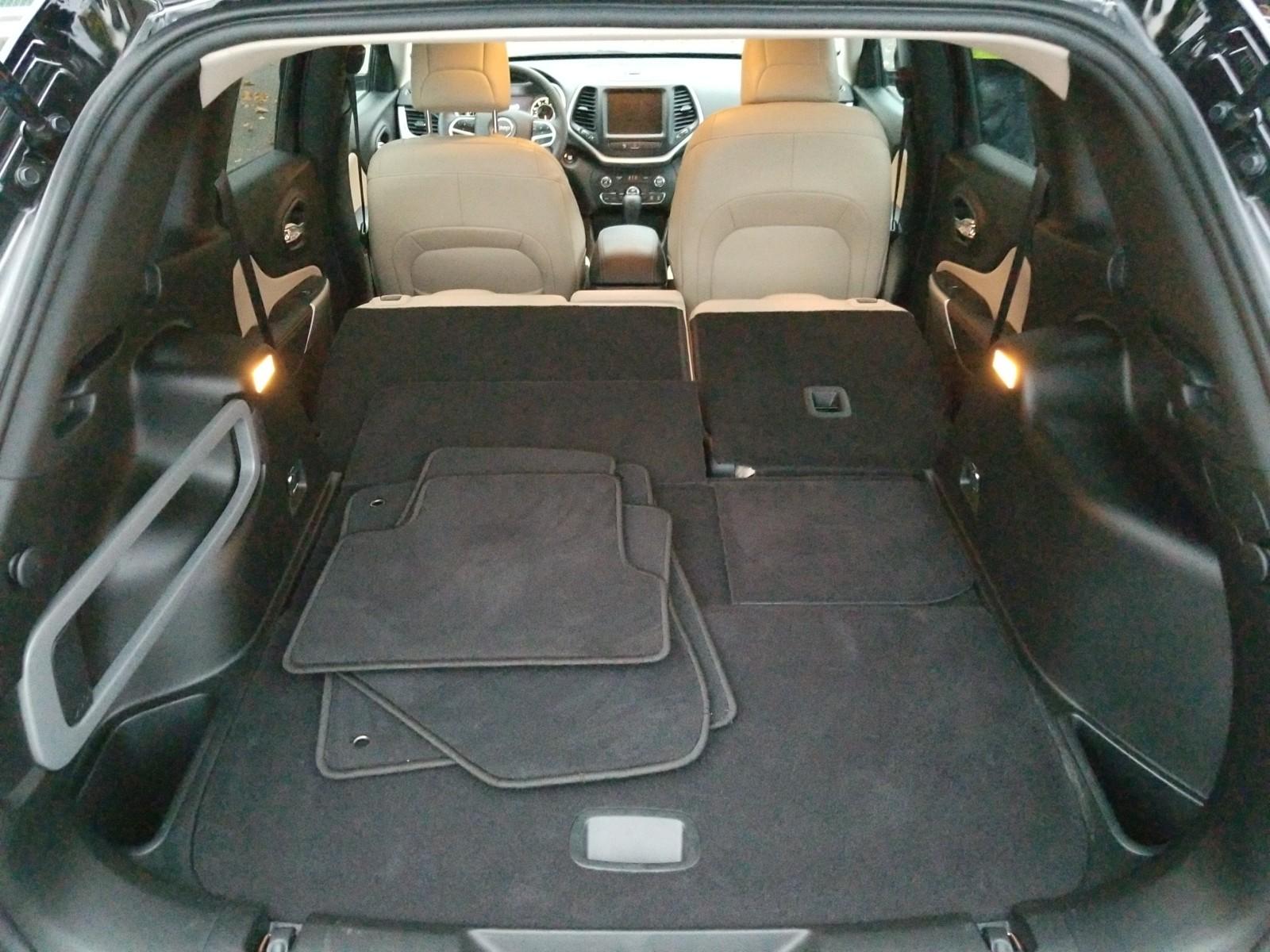 2017 Jeep CHEROKEE FWD V6 LIMITED