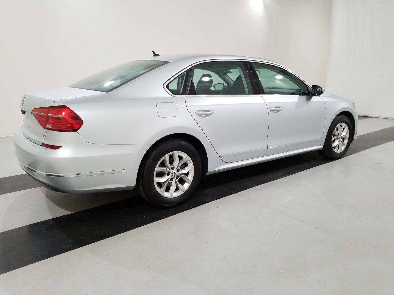 2016 Volkswagen PASSAT 4C 1.8T S