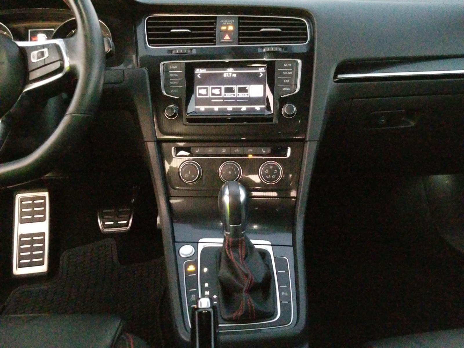 2015 Volkswagen GOLF GTI SE