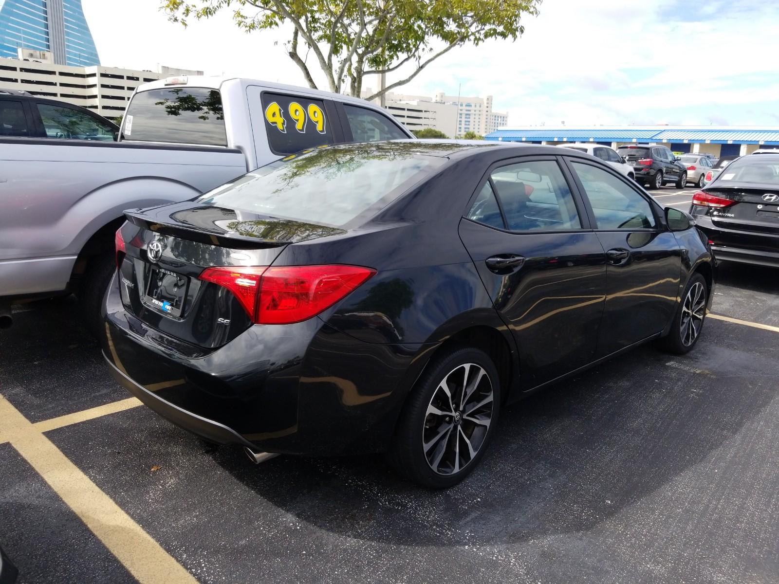2017 Toyota COROLLA SE