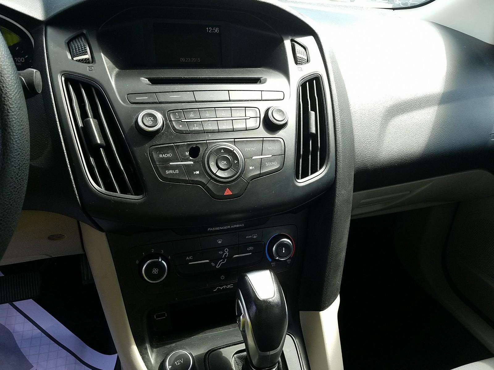 2015 Ford FOCUS 4C SE