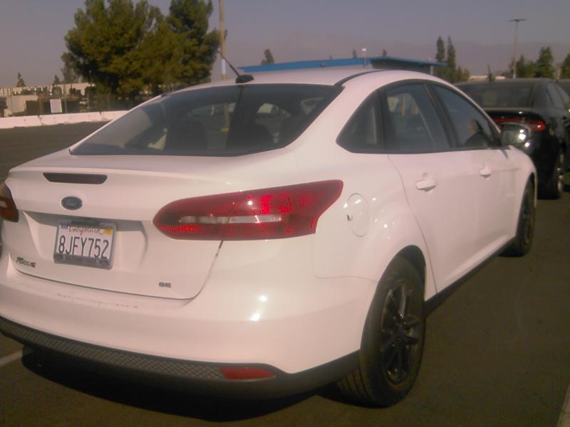 2017 Ford FOCUS FWD 4C SE