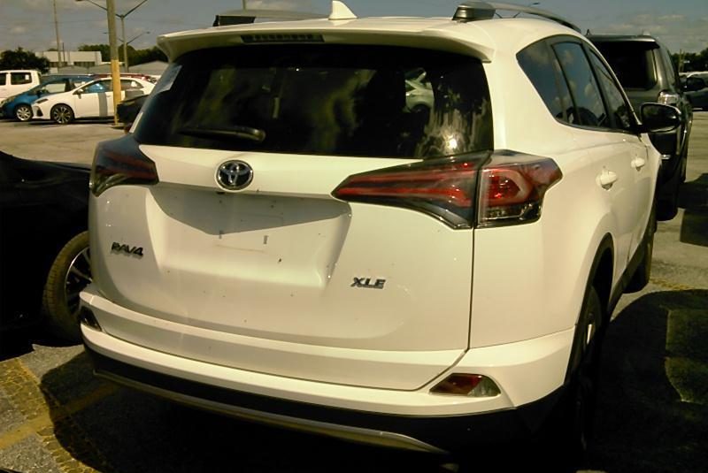 2017 Toyota RAV4 FWD XLE