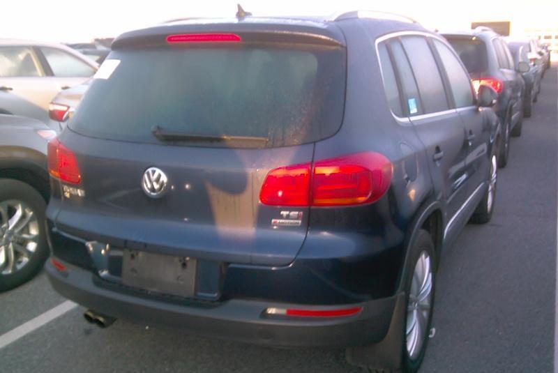 2016 Volkswagen TIGUAN AWD SE
