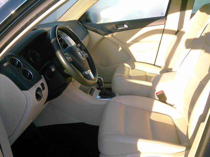 2013 Volkswagen TIGUAN FWD SE