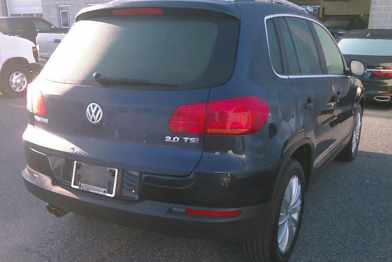 2013 Volkswagen TIGUAN FWD SE