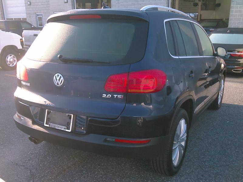 2013 Volkswagen TIGUAN FWD SE