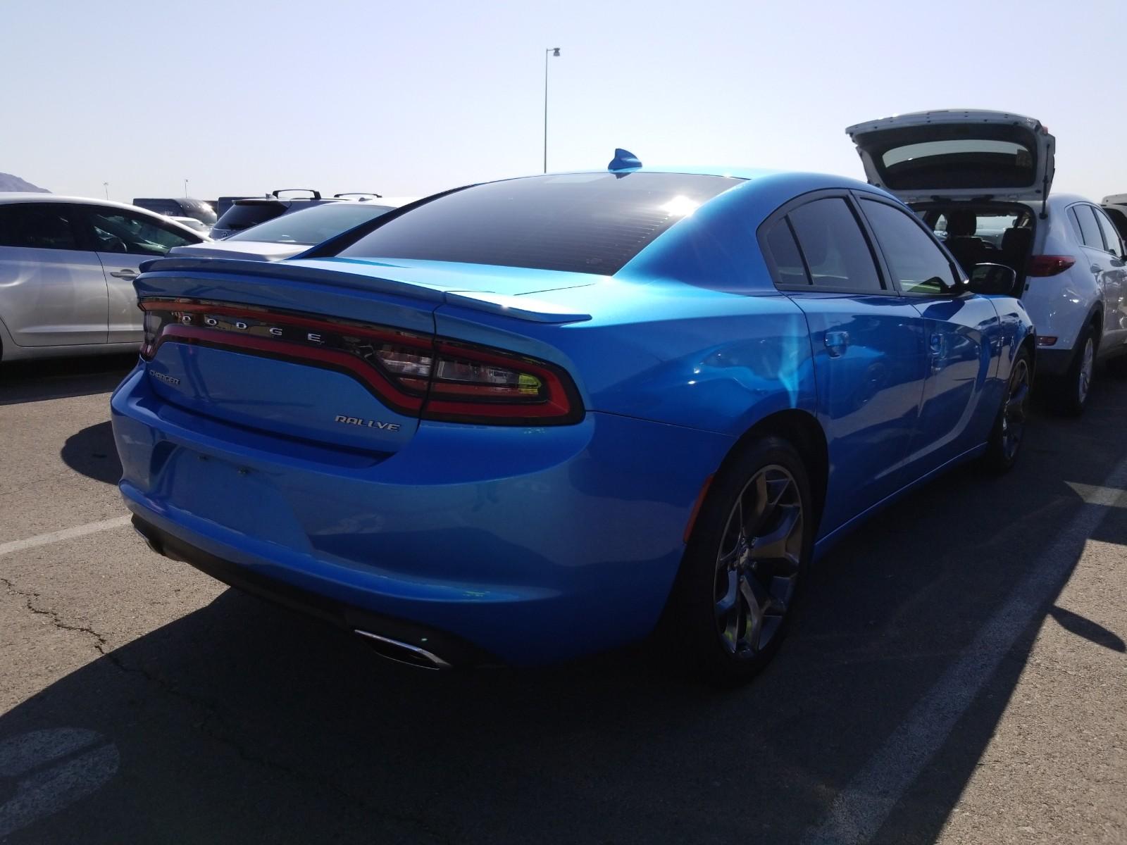 2015 Dodge CHARGER 4X2 V6 SXT