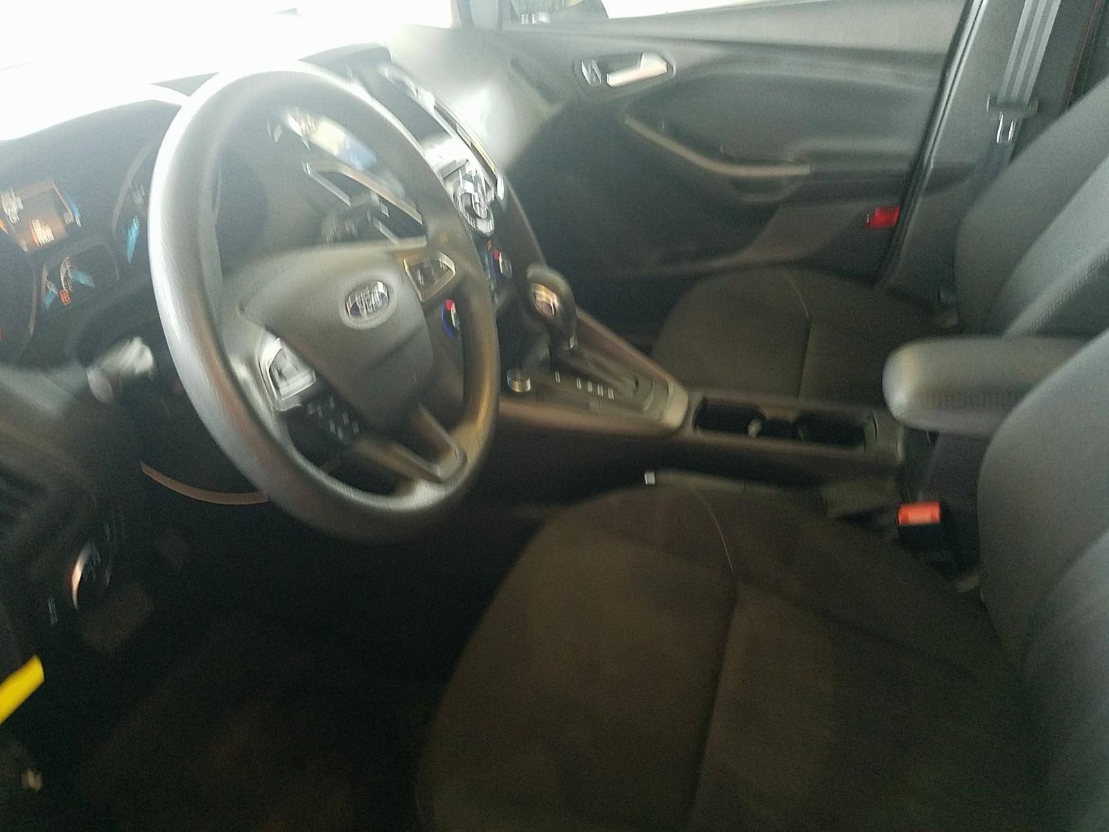 2017 Ford FOCUS FWD 4C SEL