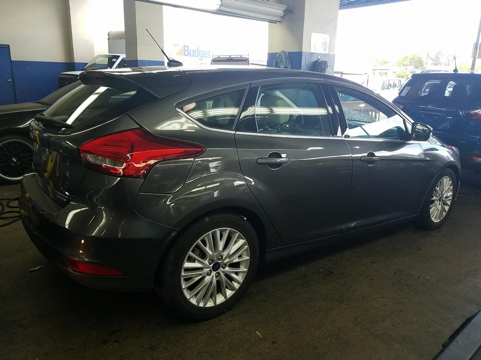 2016 Ford FOCUS FWD 4C TITANIUM