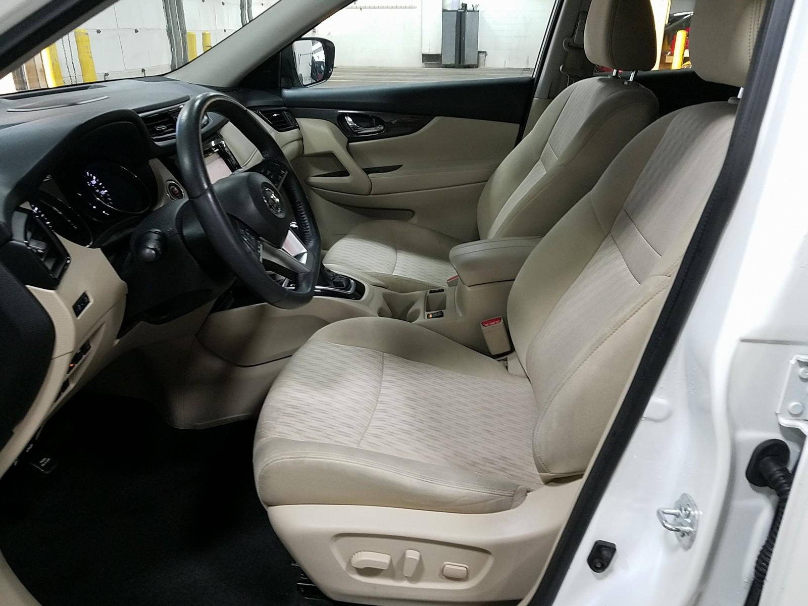 2017 Nissan ROGUE SV AWD SV