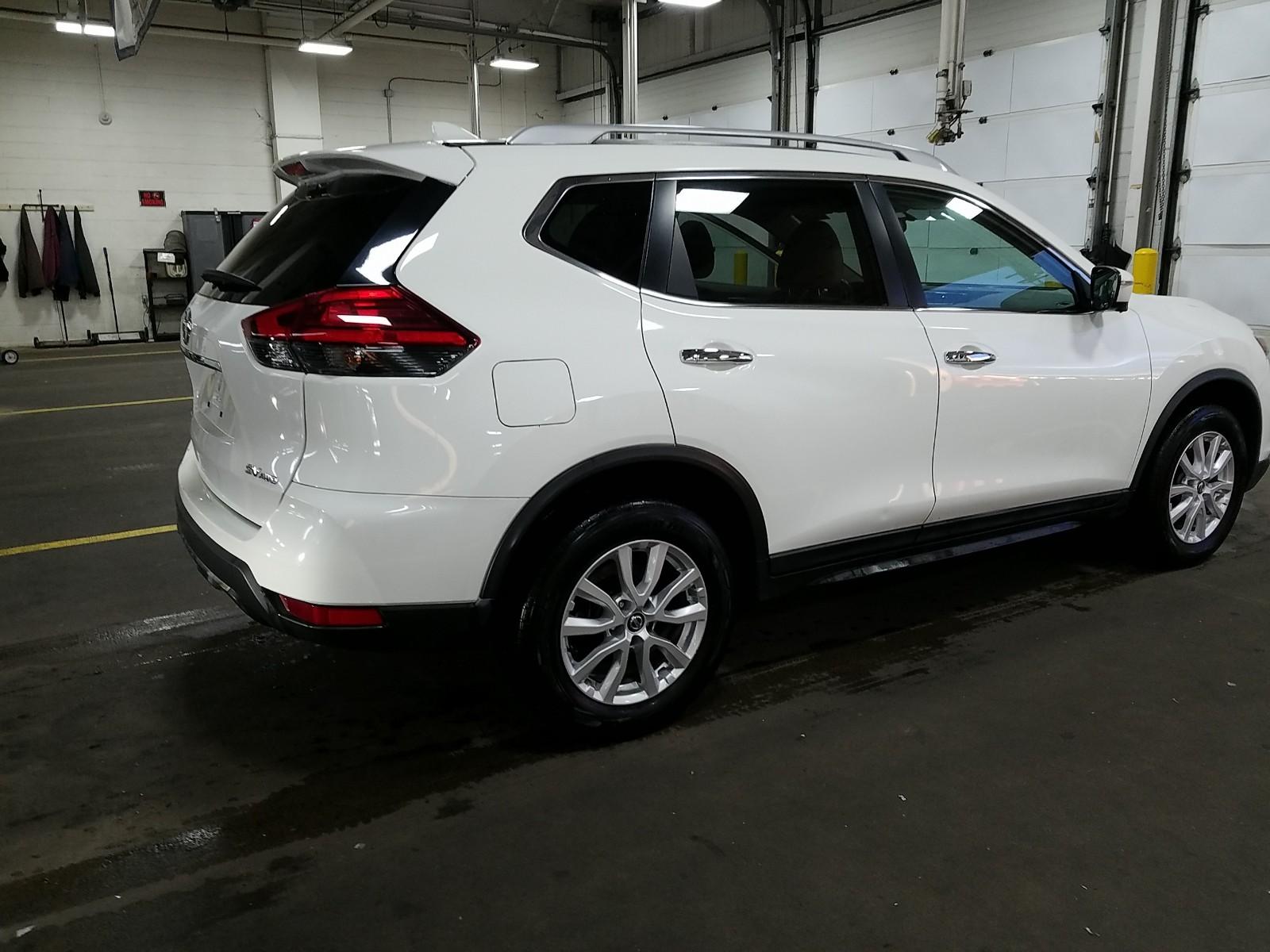 2017 Nissan ROGUE SV AWD SV