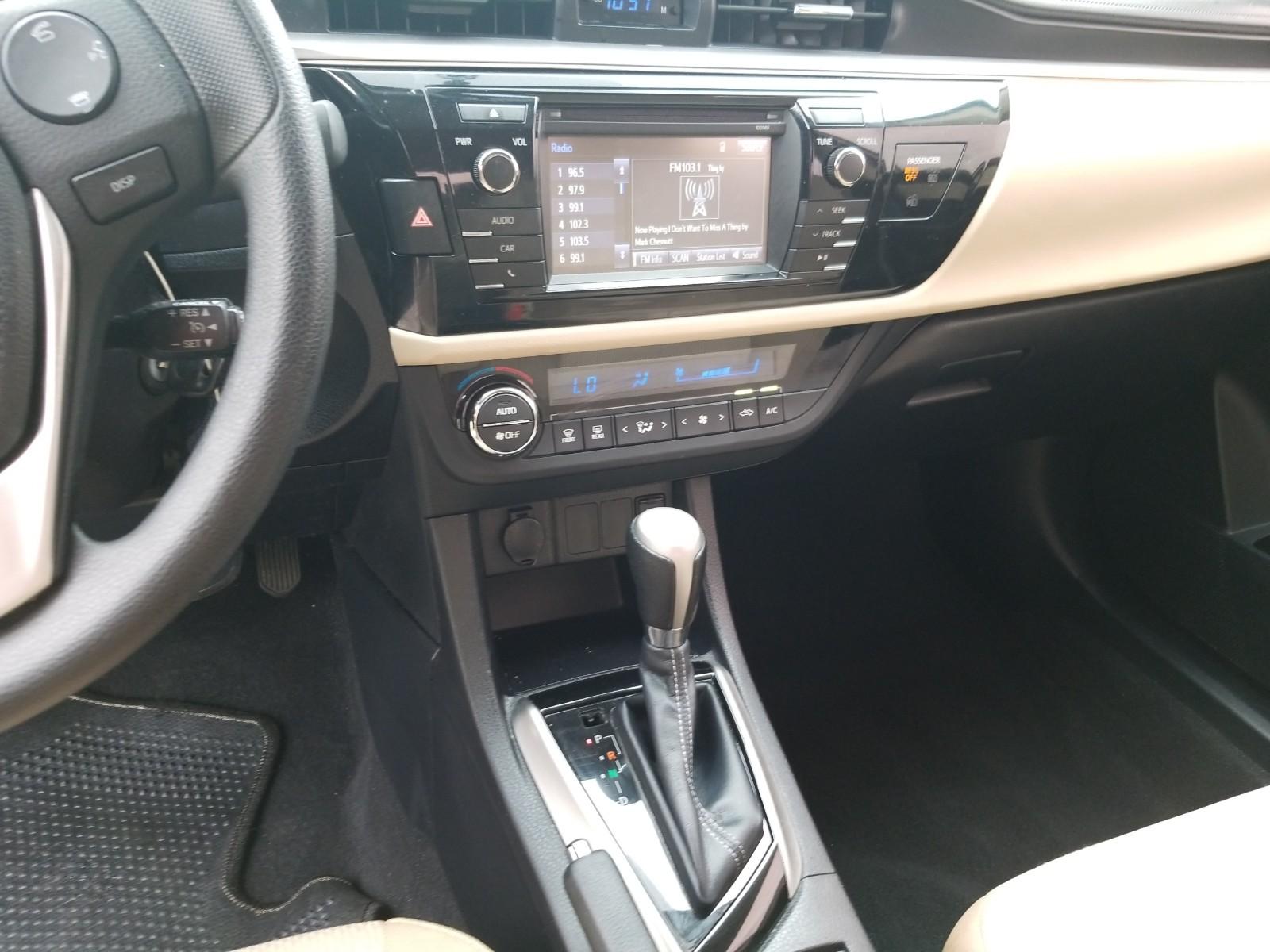 2015 Toyota COROLLA LE