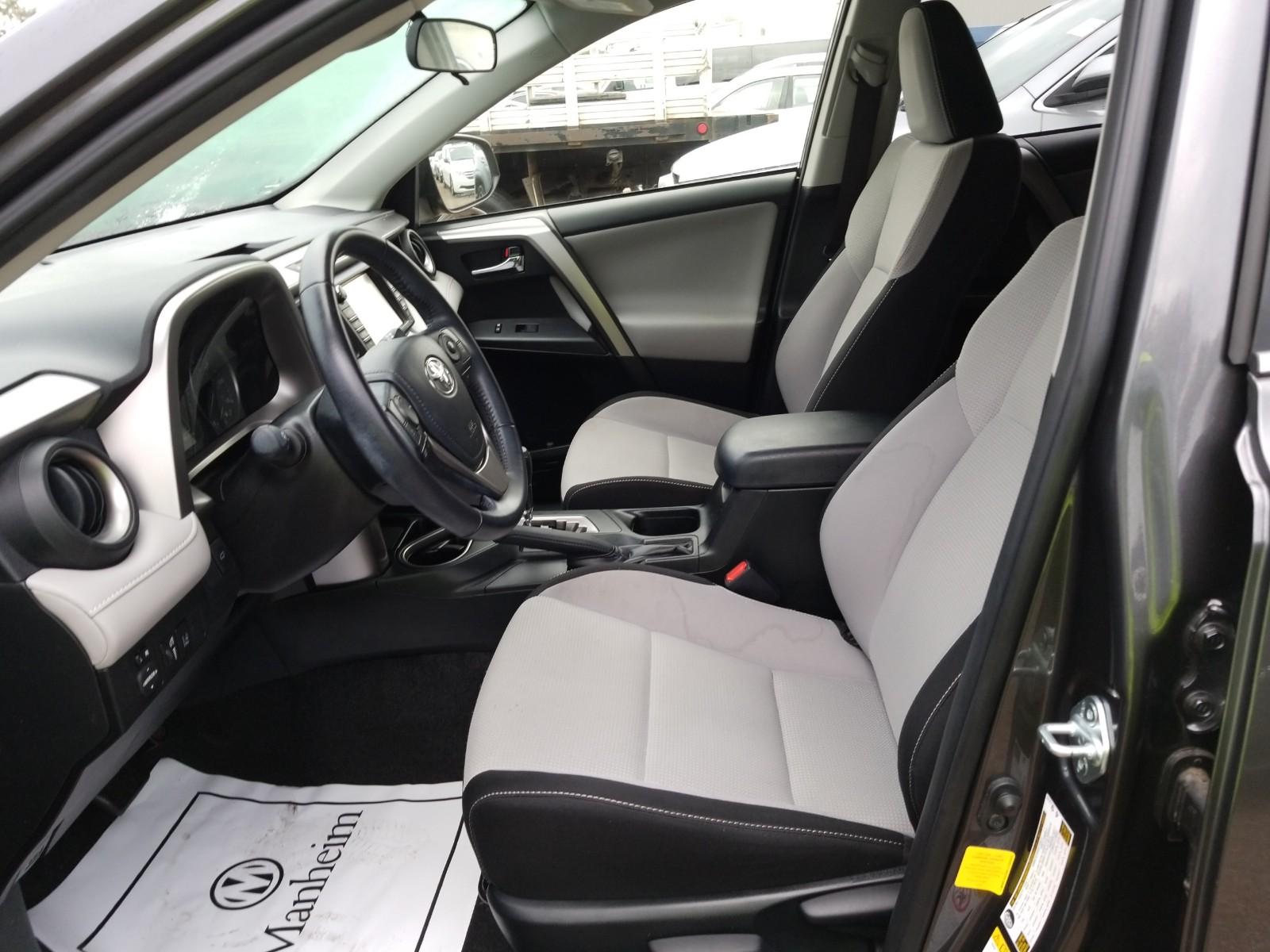 2017 Toyota RAV4 FWD XLE