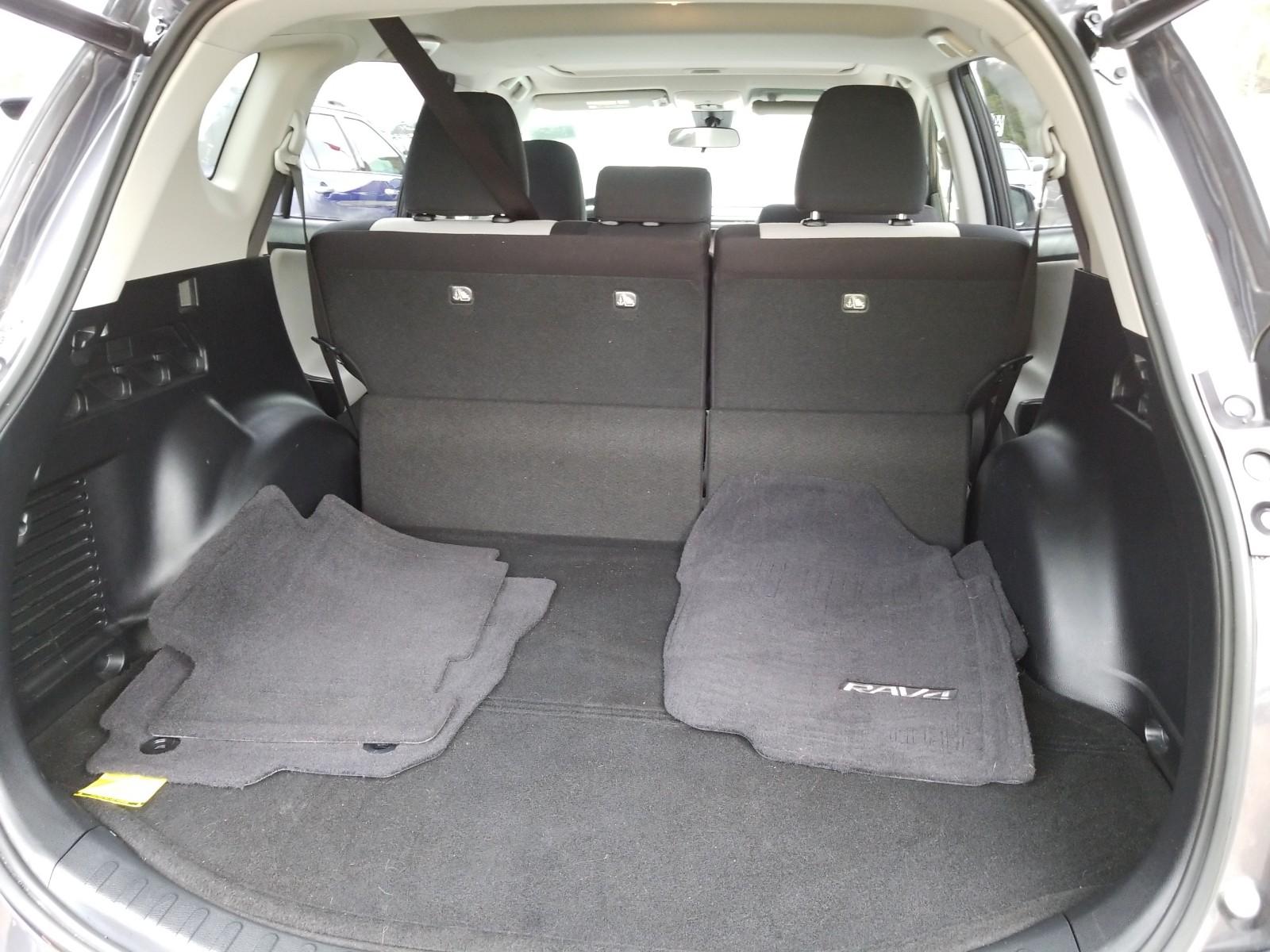 2017 Toyota RAV4 FWD XLE