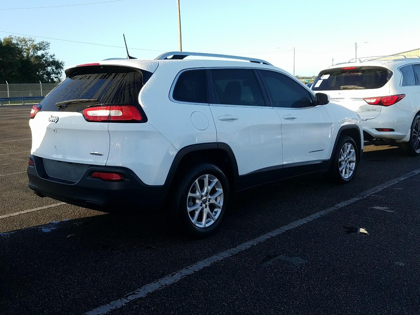 2016 Jeep CHEROKEE FWD 4C LATITUDE