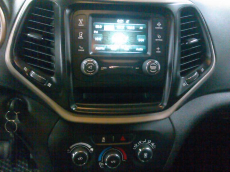 2017 Jeep CHEROKEE FWD 4C SPORT