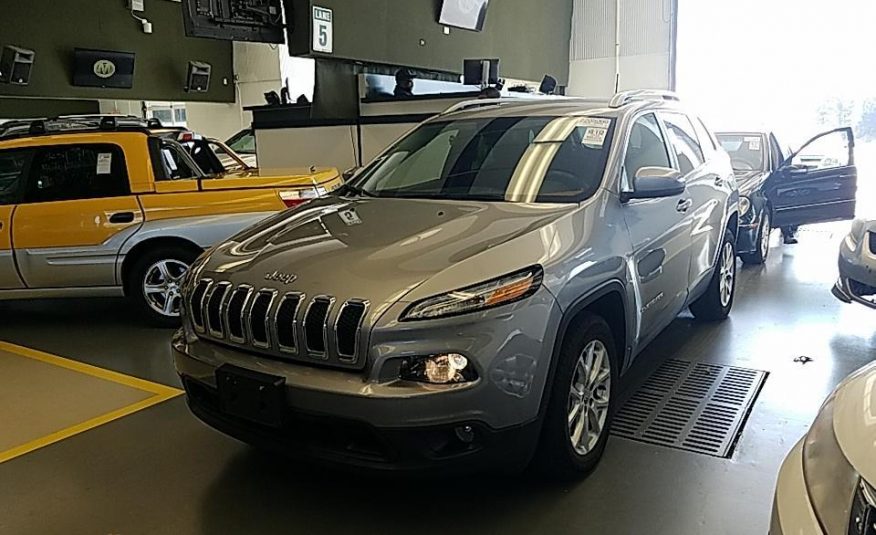 2016 Jeep CHEROKEE FWD V6 LATITUDE