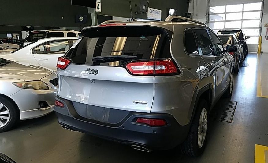 2016 Jeep CHEROKEE FWD V6 LATITUDE