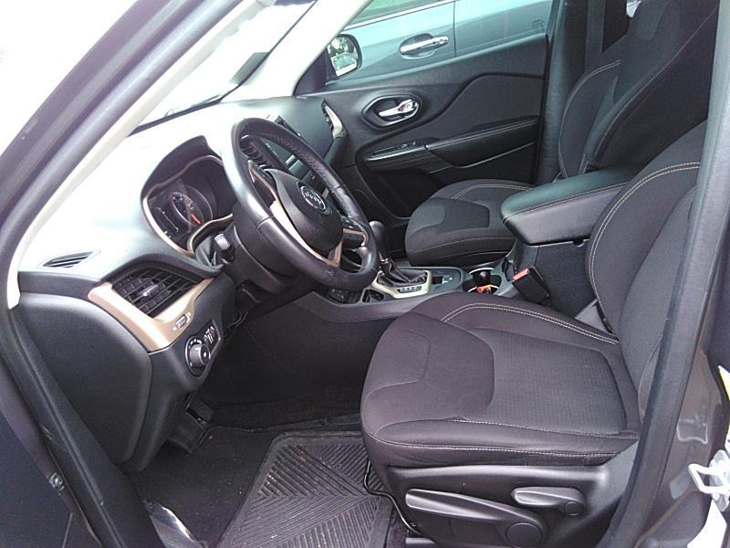 2016 Jeep CHEROKEE FWD 4C LATITUDE