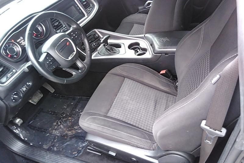 2015 Dodge CHALLENGER V6 SXT