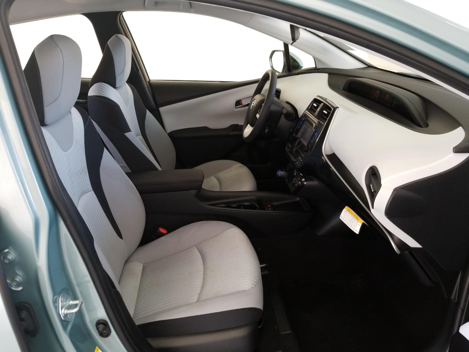 2017 Toyota PRIUS TWO