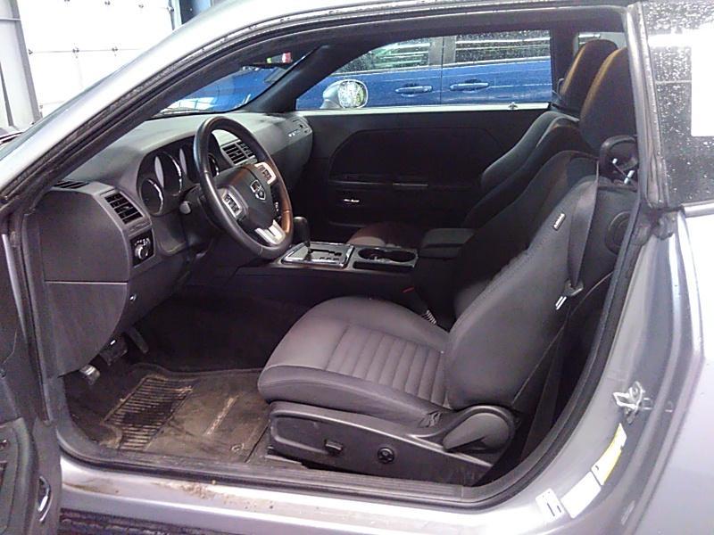 2013 Dodge CHALLENGER V6 SXT