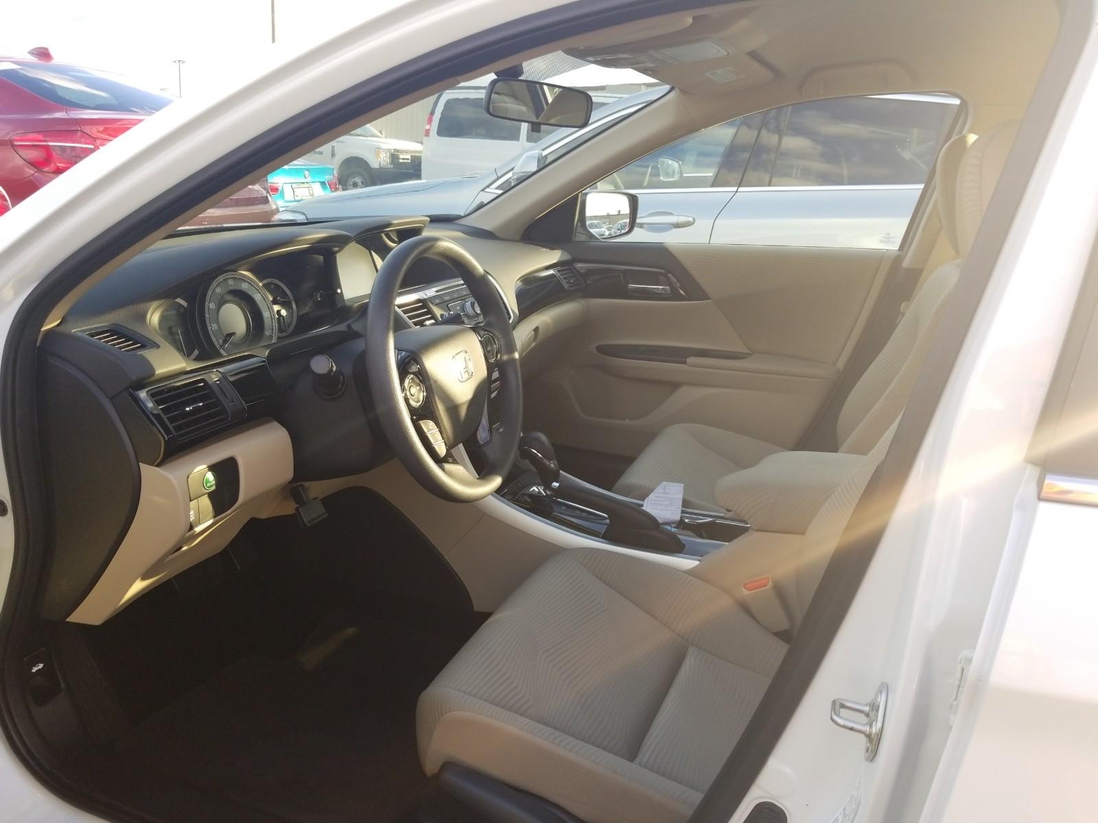 2017 Honda ACCORD 4C LX