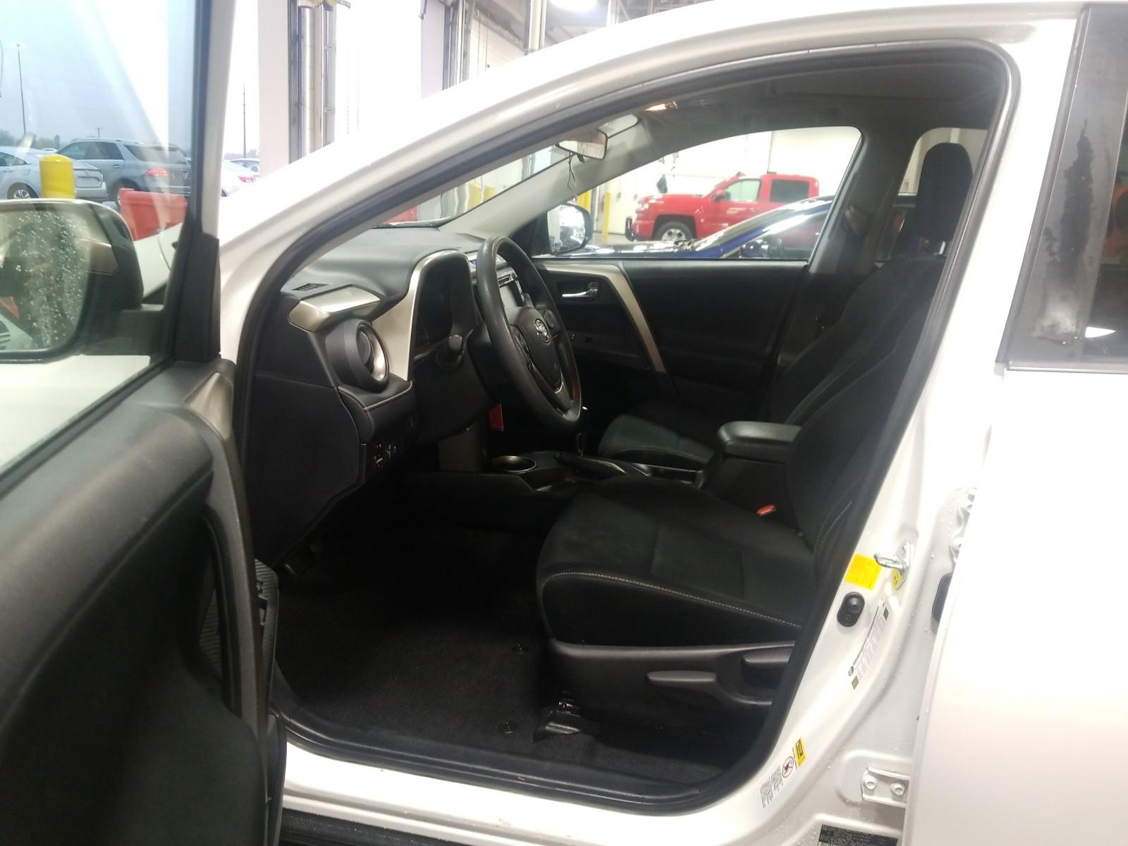 2015 Toyota RAV4 FWD XLE