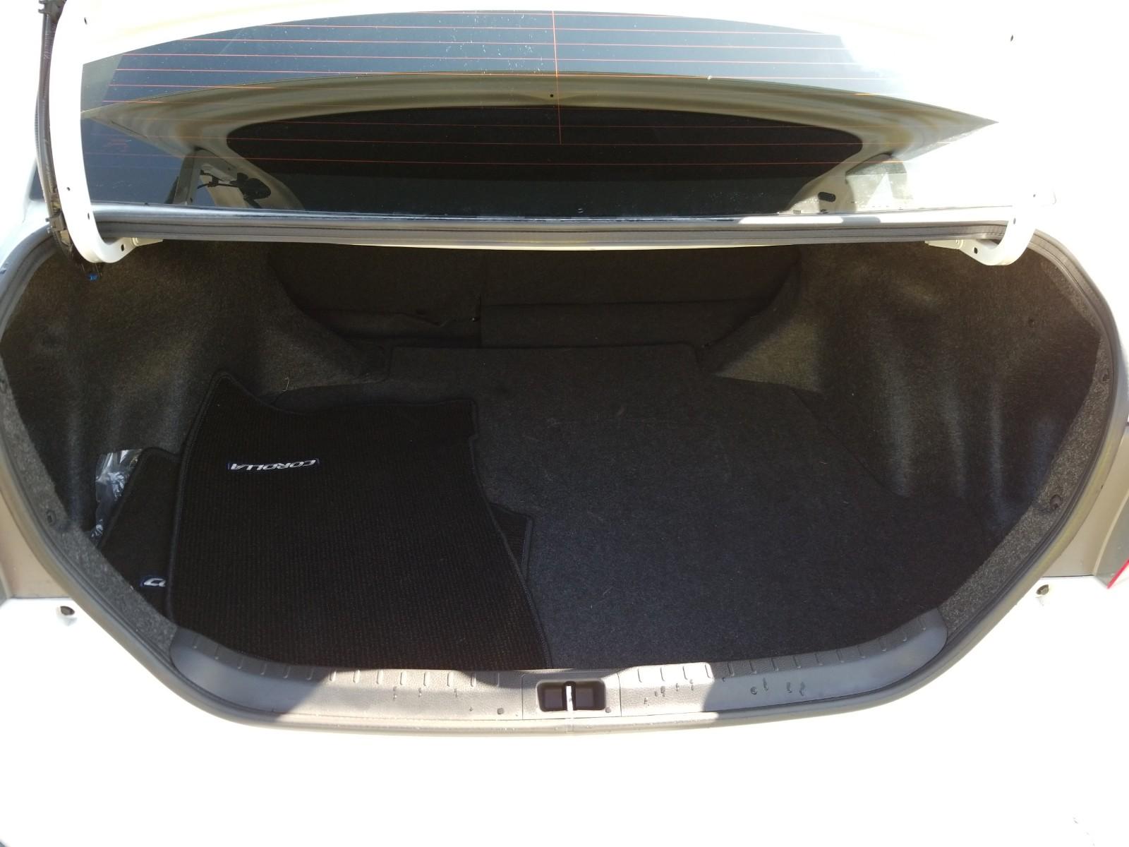 2017 Toyota COROLLA SE