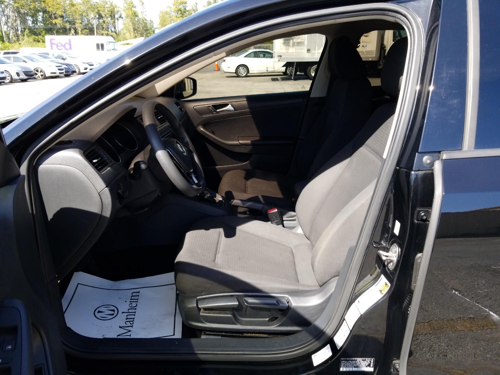 2015 Volkswagen JETTA 2.0L S