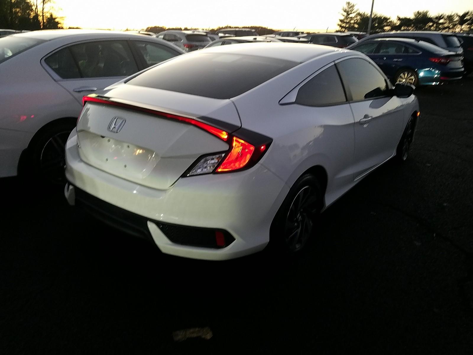 2016 Honda CIVIC LX-P