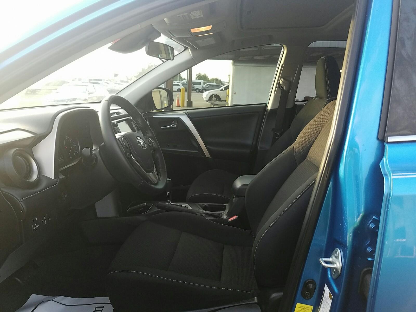 2017 Toyota RAV4 FWD XLE