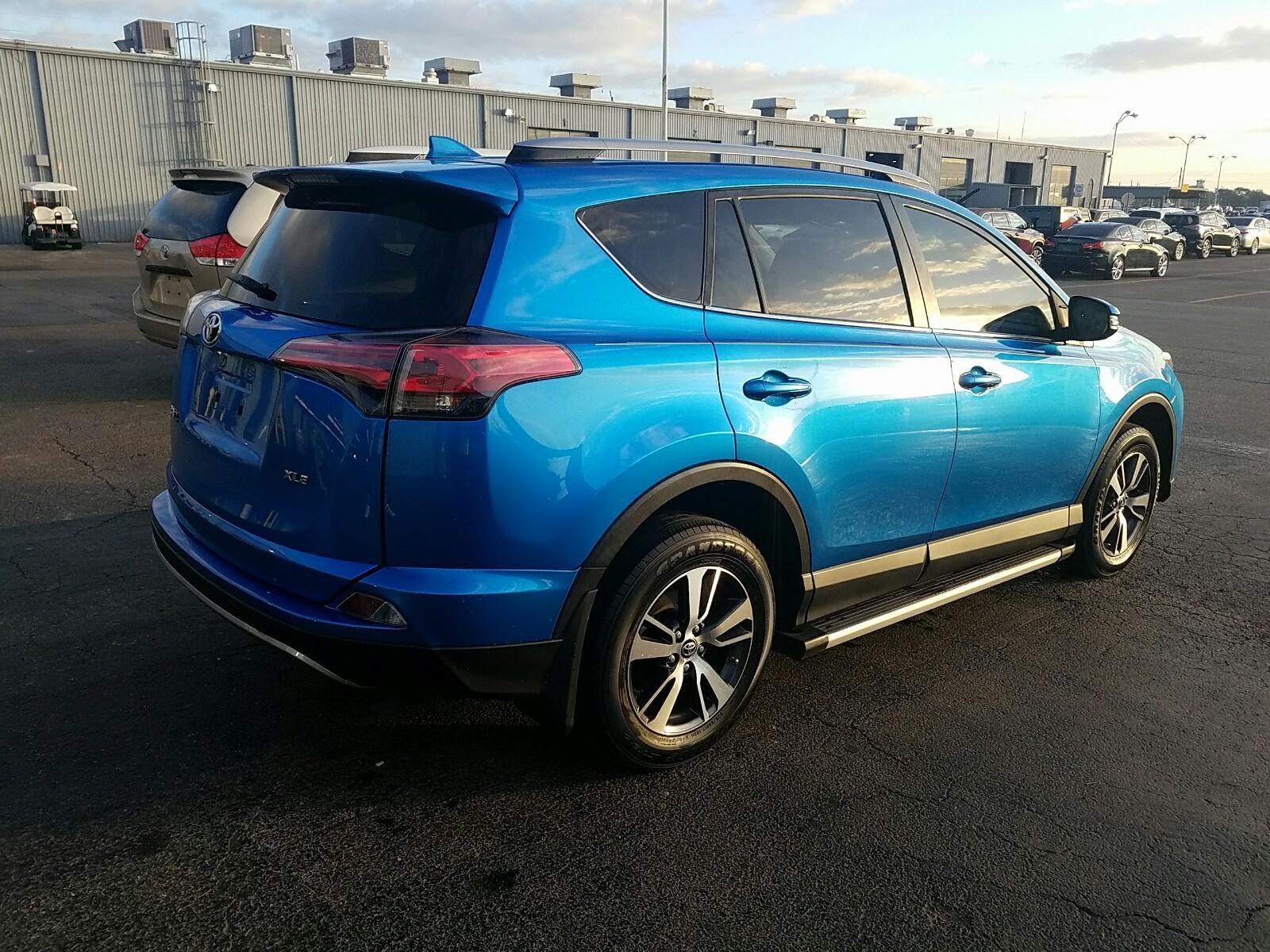 2017 Toyota RAV4 FWD XLE