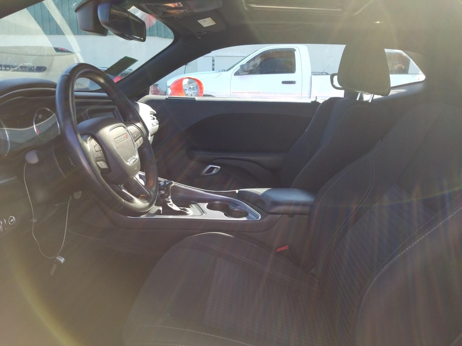 2016 Dodge CHALLENGER V6 SXT