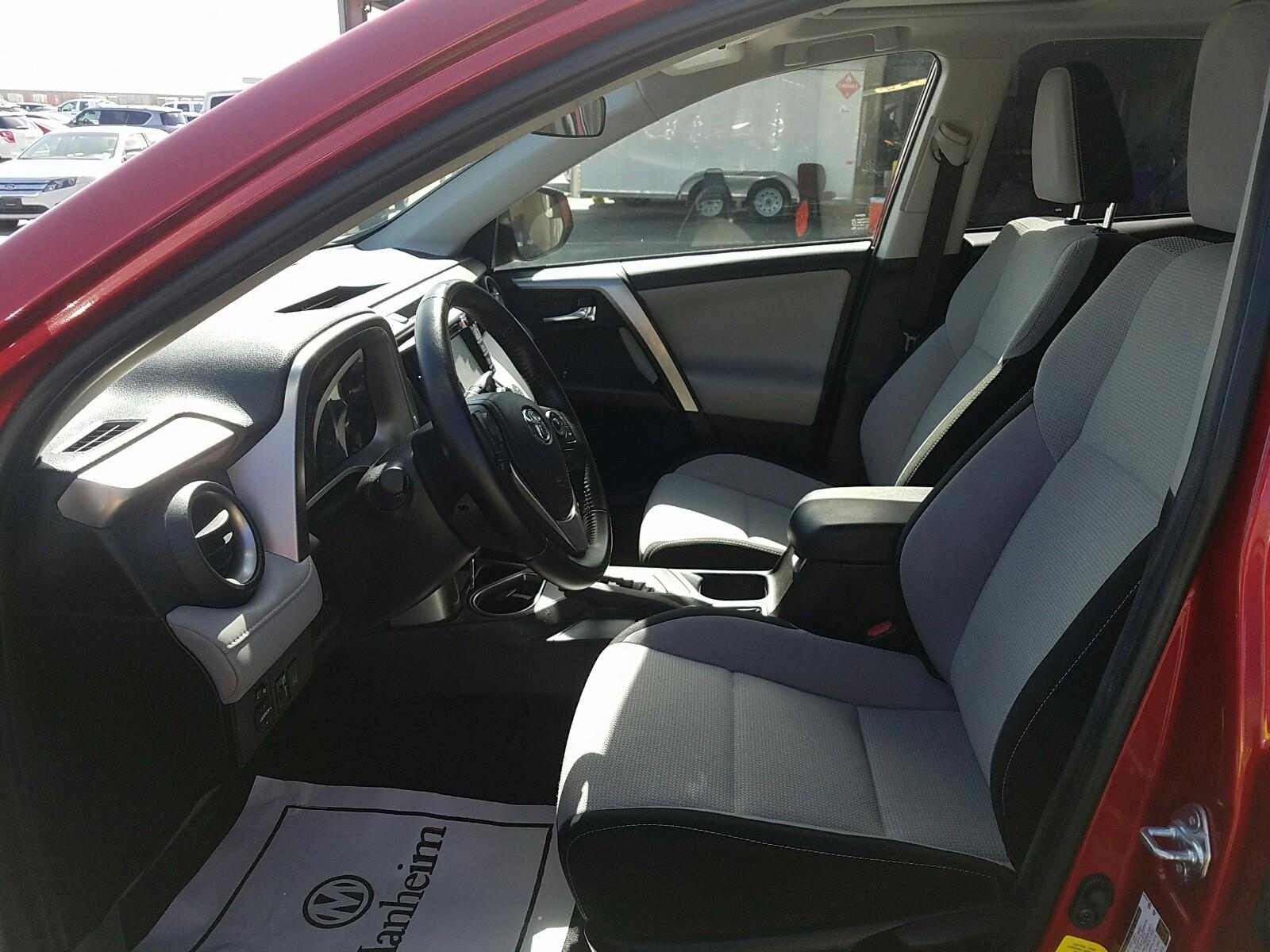 2017 Toyota RAV4 FWD XLE