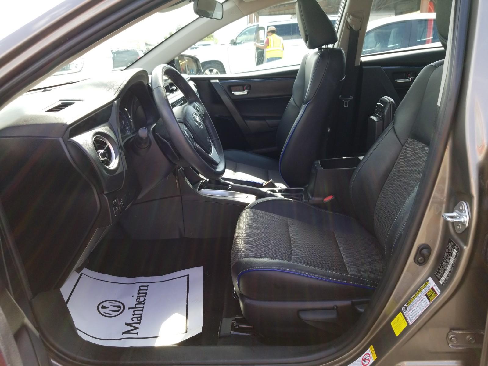 2017 Toyota COROLLA SE